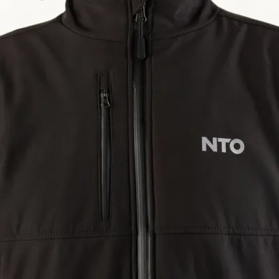 Campera Hombre Softshell KINETIC Negra